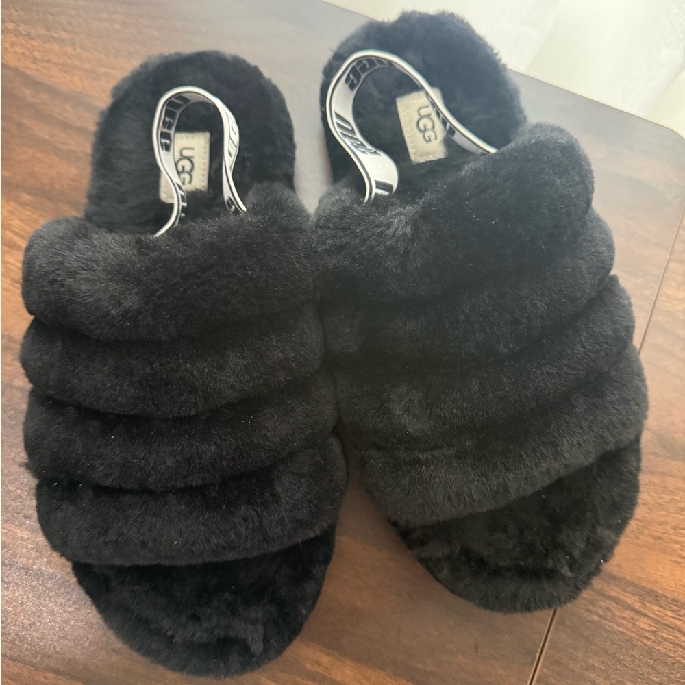 UGG Women's Black Fluff Yeah Slide - size 6